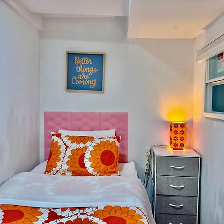 סיאטל Private Tiny Room On The 1St Floor With Shared Bathroom Near Airport And Downtown Seattte מראה חיצוני תמונה
